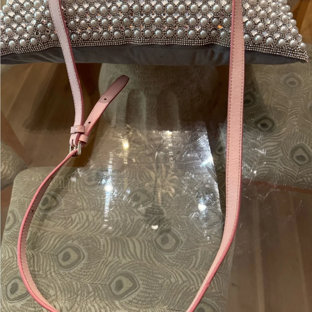 Chic Pink Crossbody Bag with Chain Detail - Picture 8 of 13